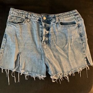 Women’s cut off jean shorts
